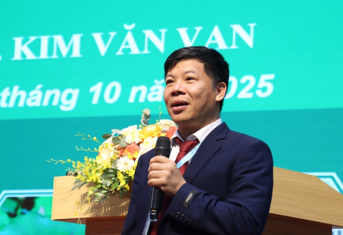 PGS. TS. Kim Văn Vạn, Trưởng Khoa Thủy sản, Học viện Nông nghiệp Việt Nam chia sẻ, lĩnh vực bệnh học thủy sản ở Việt Nam đã có bước phát triển đáng kể qua các thời kỳ. Ảnh: Mai Đan.